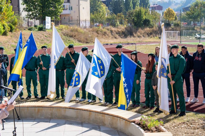 U Vogošći otkriveno spomen-obilježje članovima FK UNIS poginulim u agresiji