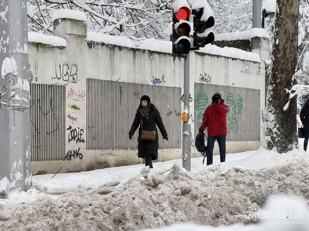 U Sarajevu i Zenici visina snijega 40 centimetara