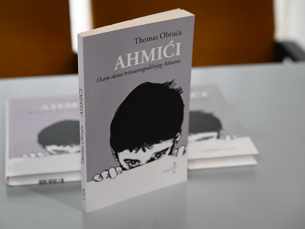 U Zenici promovisana knjiga "Ahmići: Osam dana trinaestogodišnjeg Adnana"