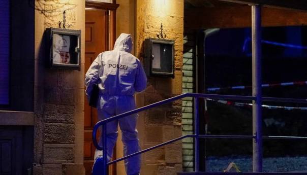 Ubio šest članova svoje porodice pa se predao