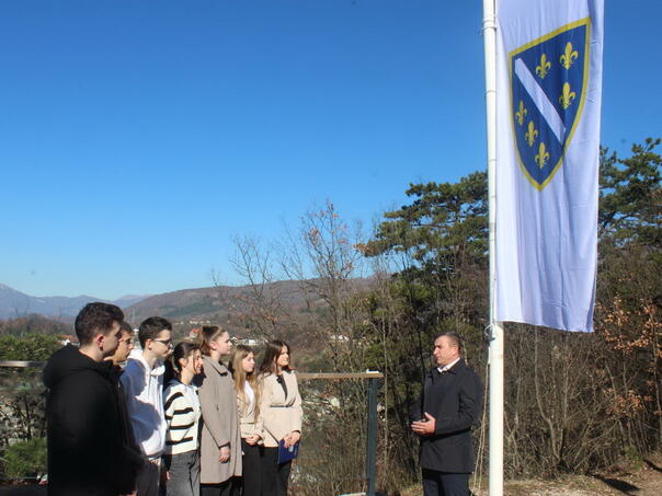 Učenici generacije podigli zastavu: U Konjicu počelo obilježavanje Dana nezavisnosti