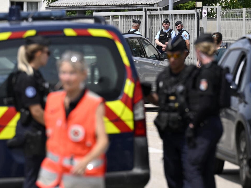 Učenik nožem teško ranio učiteljicu u Francuskoj