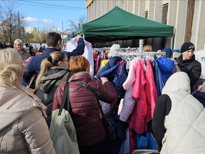 Udruženje Pomozi.ba danas ponovo organizuje Humanitarni bazar