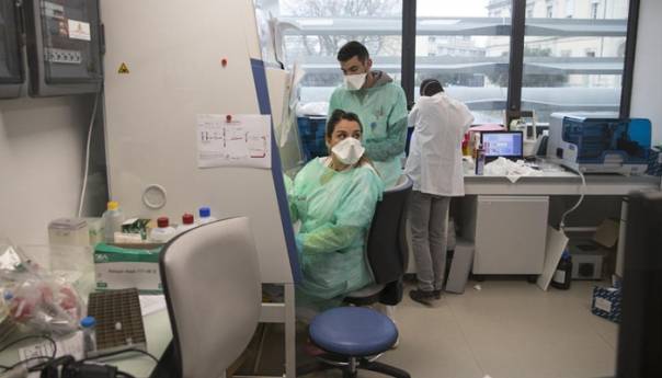 Udvostručen broj zaraženih virusom korona u Francuskoj