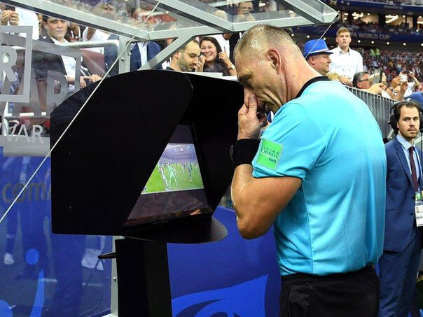 UEFA pravi veliku promjenu sa VAR-om, plan je da se manje koristi