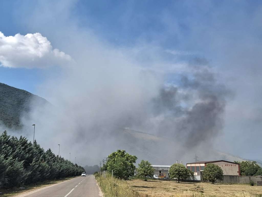 Ugašen požar na deponiji Uborak