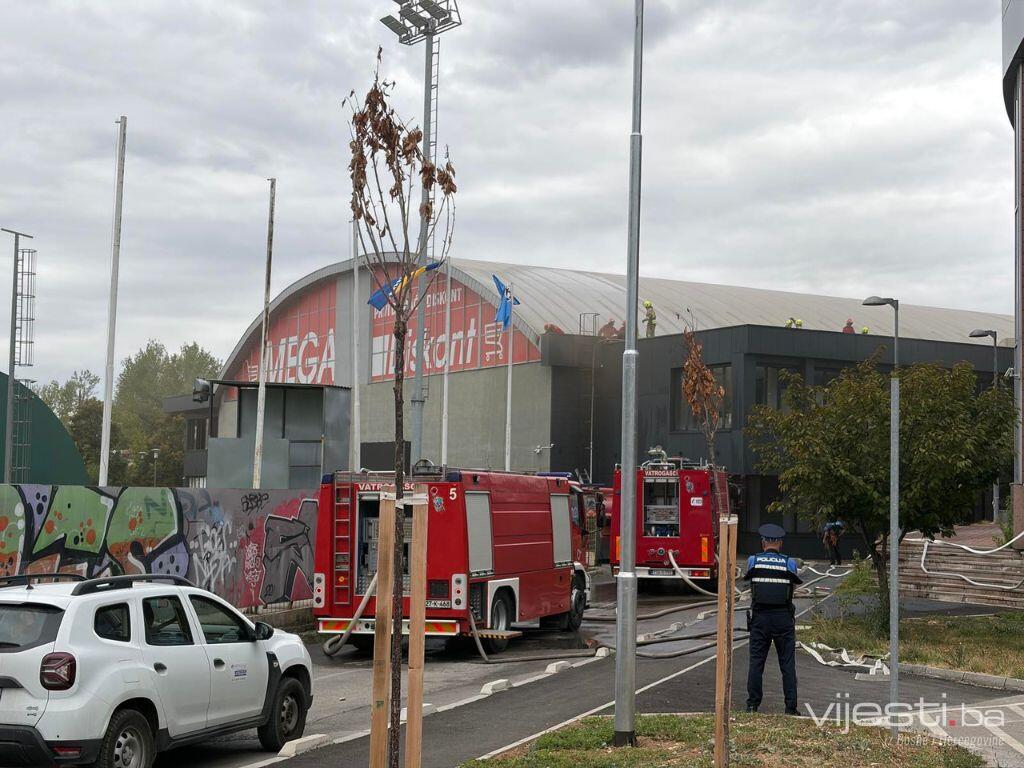 Ugašen požar na krovu zgrade Vistafona u Sarajevu