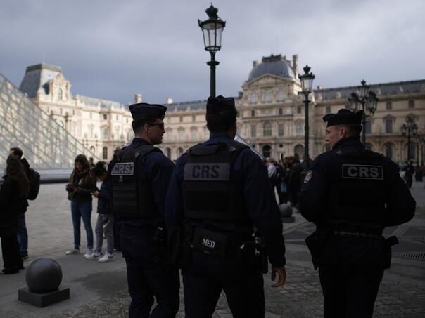 Uhapšen treći osumnjičeni za pljačku Louvrea