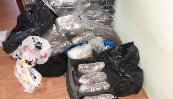 Uhapšene četiri osobe, oduzeto više od 20 kg marihuane i skanka