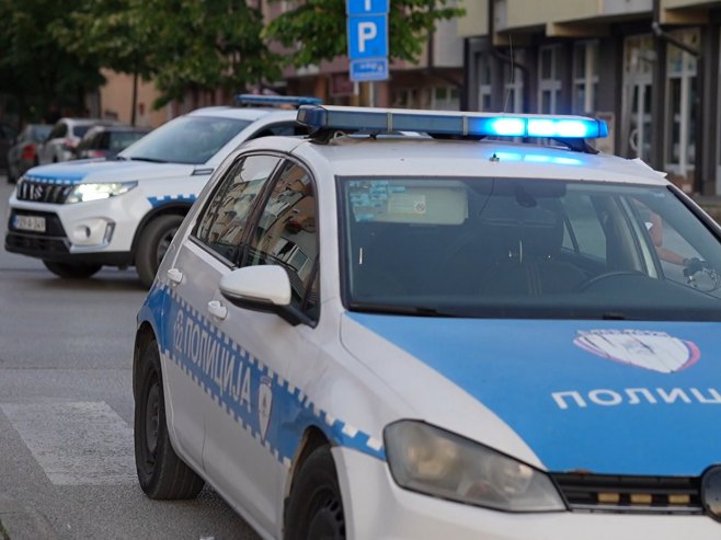 Uhapšene dvije osobe, za trećom se traga, oduzeto više od dva kilograma droge