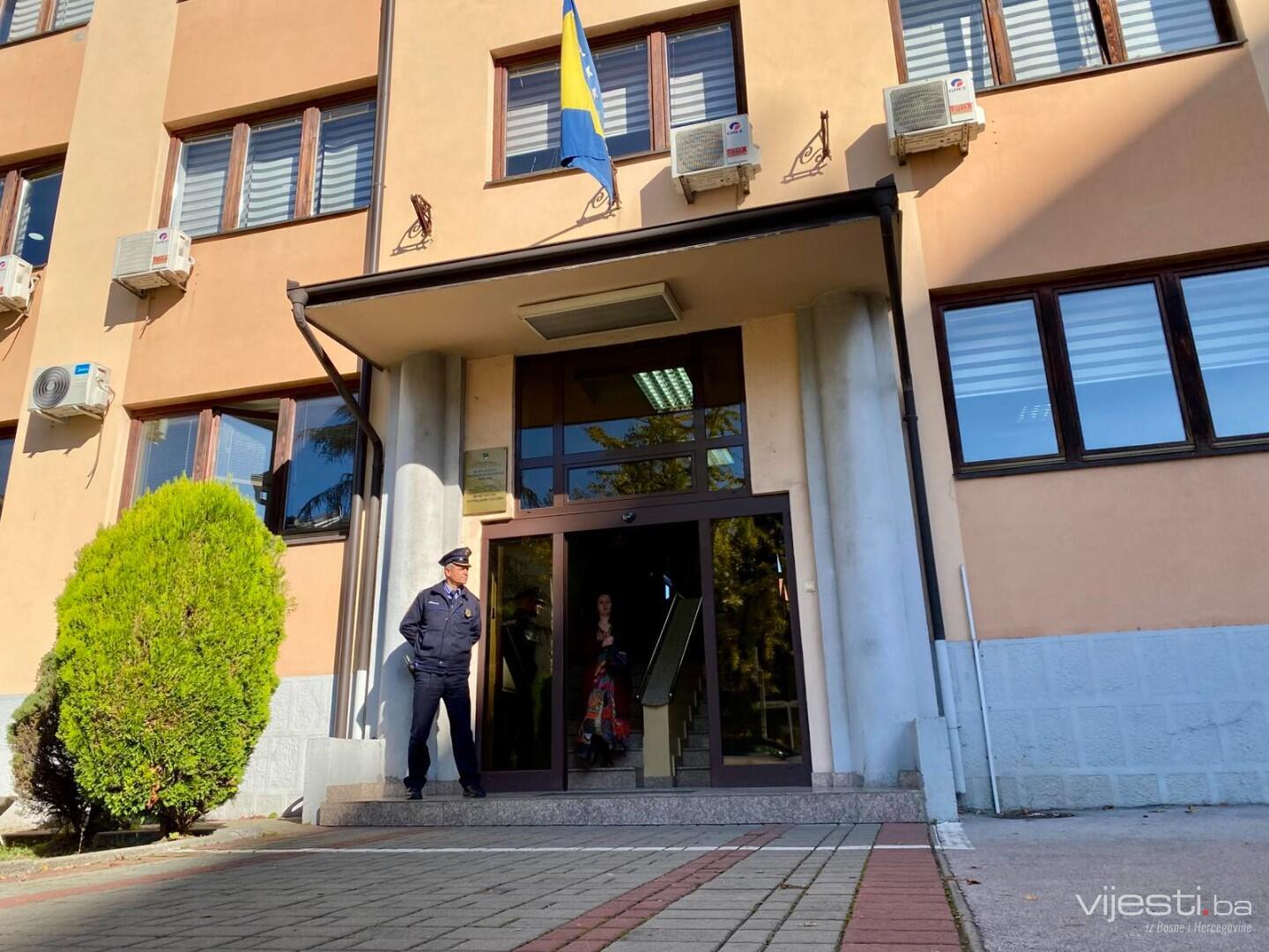 Uhapšeni za navođenje maloljetnica na prostituciju predati Tužilaštvu TK