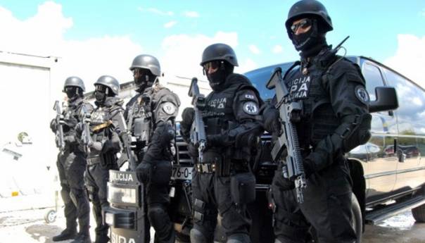 Uhapšeno pet osoba osumnjičenih za nedozvoljenu trgovinu duhanom