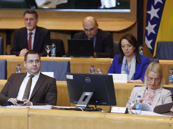 Ukinuto rješenje Suda: Dodik gubi četvrtog delegata?