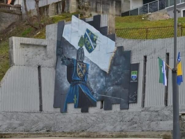 Uklonjen mural bosanskog viteza u Cazinu, oglasila se gradska uprava