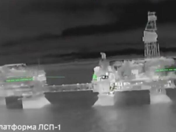 Ukrajina napala tri ruske naftne platforme u Kaspijskom moru