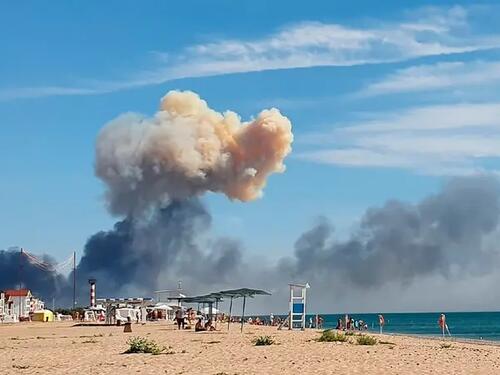 Ukrajina tvrdi da je pogodila ruske vojne aerodrome na Krimu