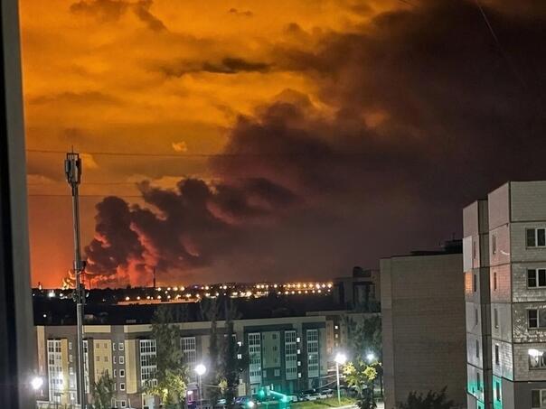 Ukrajinci udarili u srce Rusije: Dronovi napali vojni aerodrom i rafineriju