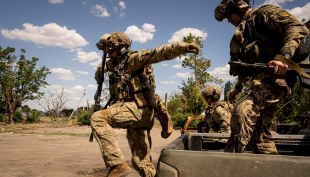 Ukrajinska vojska: Rusi se pregrupiraju i napadaju