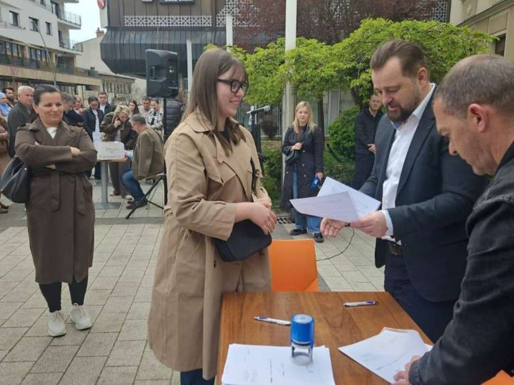 Ulaganje u budućnost: 550.000 KM za studente iz Cazina