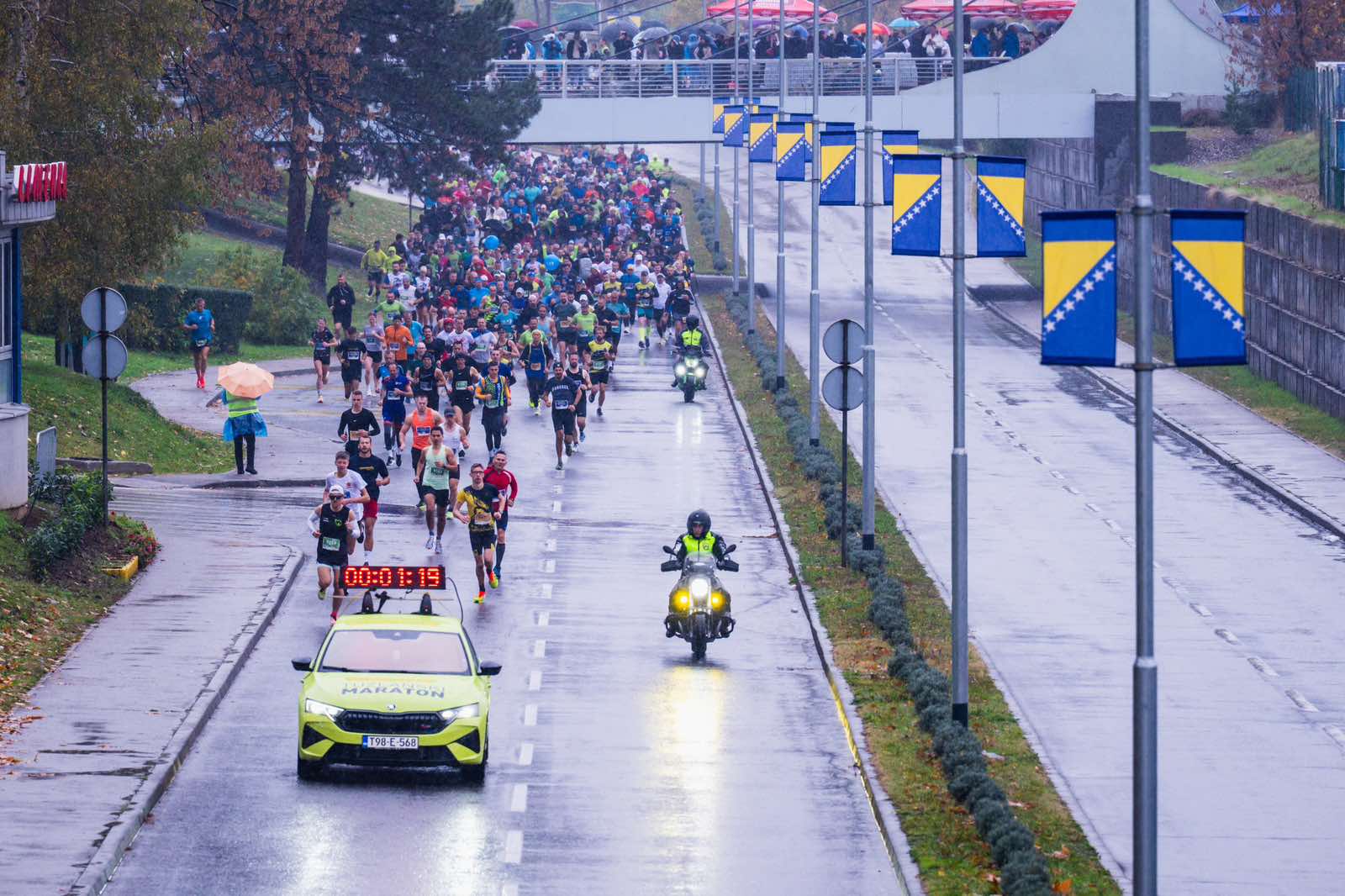 Ulicama Tuzle trčalo hiljade trkača, Matija Ivaković i Emina Begović najbrži maratonci