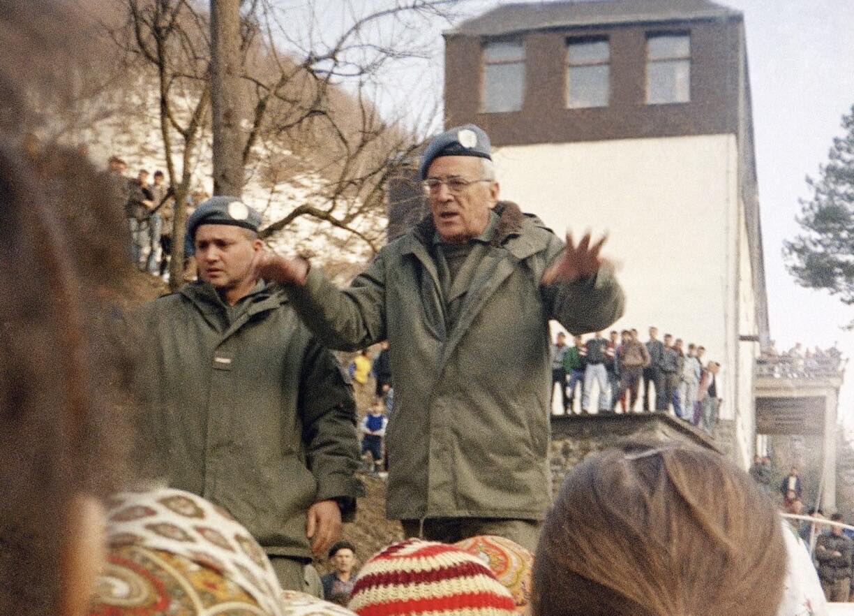 Umro Philippe Morillon: General koji je Srebrenici obećao zaštitu