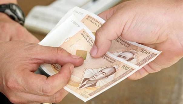 UPFBiH: Nerealno povećanje minimalne plaće ugrozilo bi obrtnike i male biznise