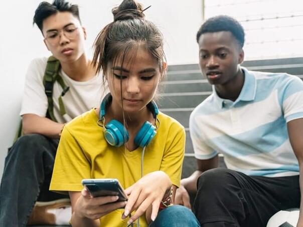 Uprkos rastu zapošljavanja, mladima u SAD-u i dalje teško do posla