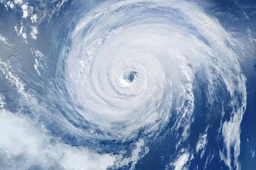 Uragan "Polo" sve snažniji: Vjetar dosegao brzinu od vjetar 257 km/h