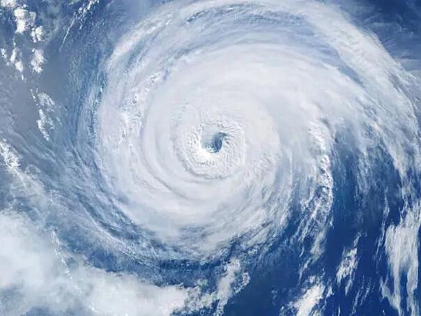 Uragan "Polo" sve snažniji: Vjetar dosegao brzinu od vjetar 257 km/h