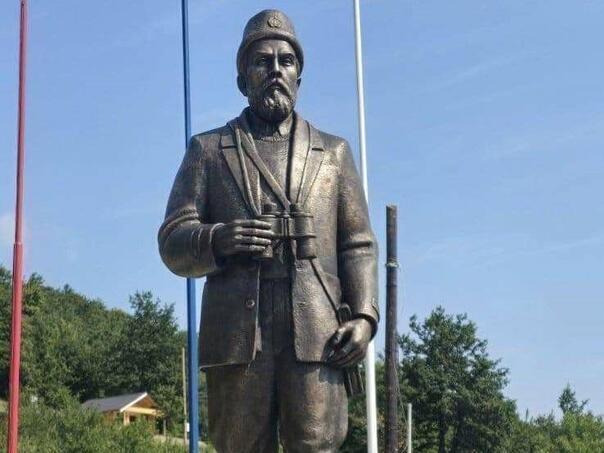 Uručen zahtjev za oduzimanje spomenika Đurišiću, policija ga još traži