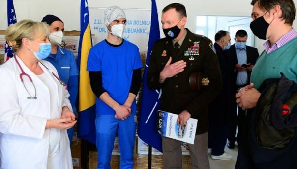 Uručena donacija NATO-a i Ambasade SAD-a bolnici u Bihaću