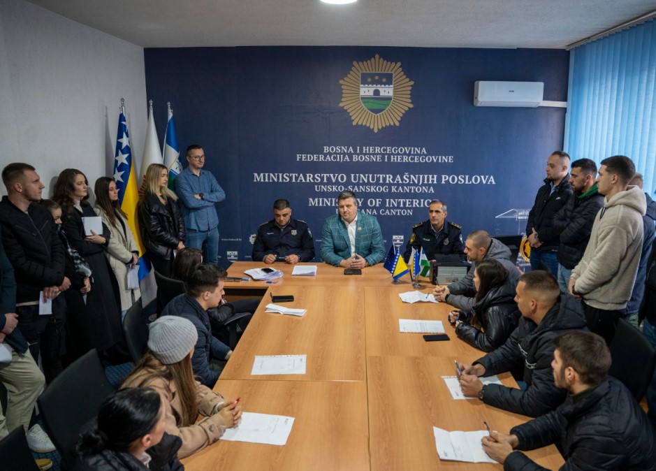 USK potpisao ugovore s novom generacijom policijskih službenika