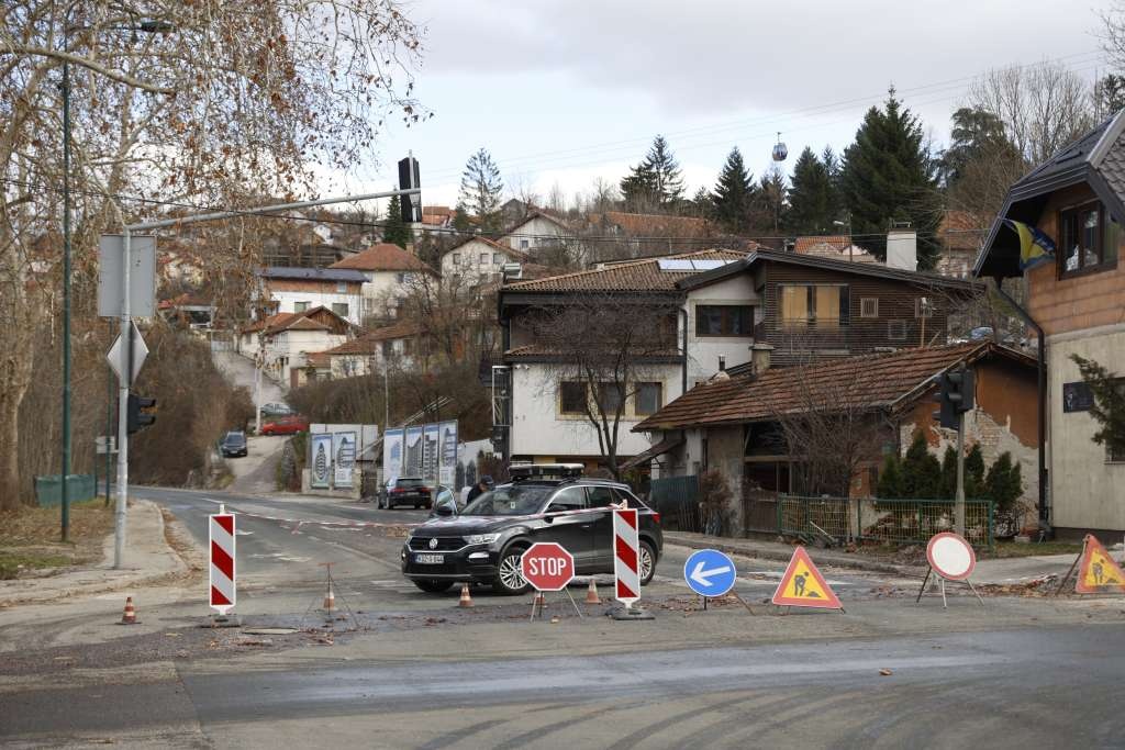 Uspostavljeno saobraćanje na magistralnom putu Bistrik-Lapišnica u Sarajevu