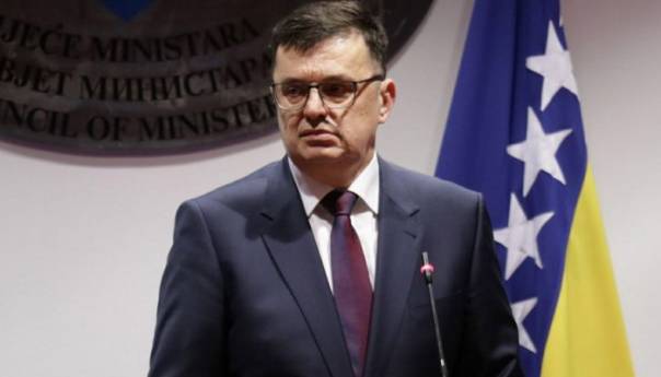 Usvojen nacrt budžeta i privremeno finansiranje, zatvaraju se aerodromi