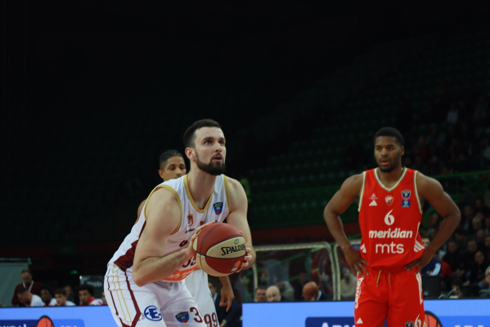 Utakmica Bosne i Crvene zvezde počela u vatrenoj atmosferi u Zetri