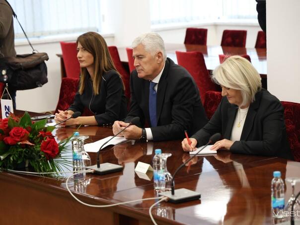 Pogledajte obraćanja Dodika i Čovića
