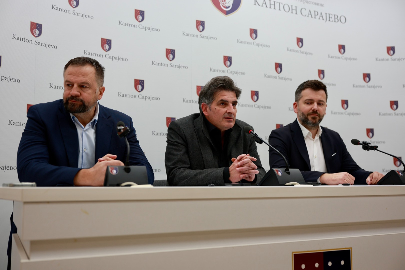 UŽIVO: Pratite obraćanje SDA, SBiH i DF-a