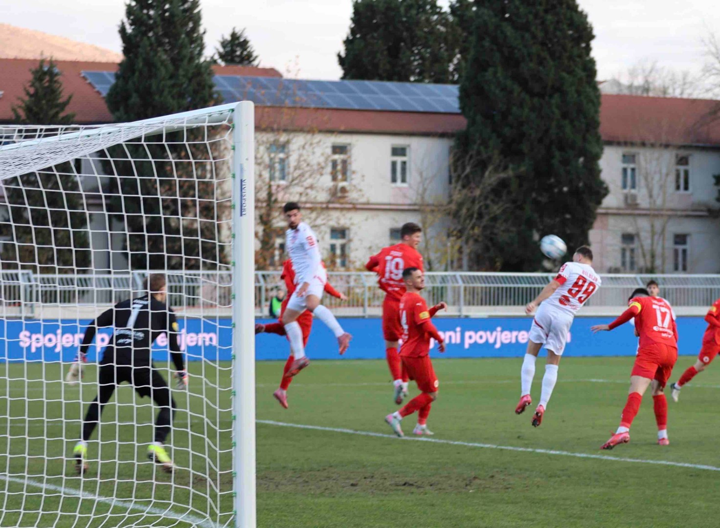 UŽIVO: Zrinjski - Velež 1:0: Rođeni pokušavaju doći do gola, ali domaći odolijevaju