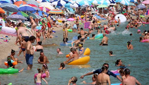 Vakcinisani Britanci uskoro mogu na ljetni odmor na evropske plaže