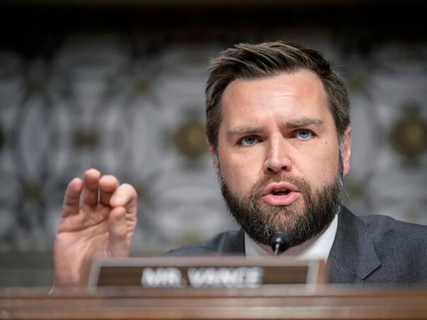 Vance upozorava na mogući kolaps aviosaobraćaja zbog blokade vlade