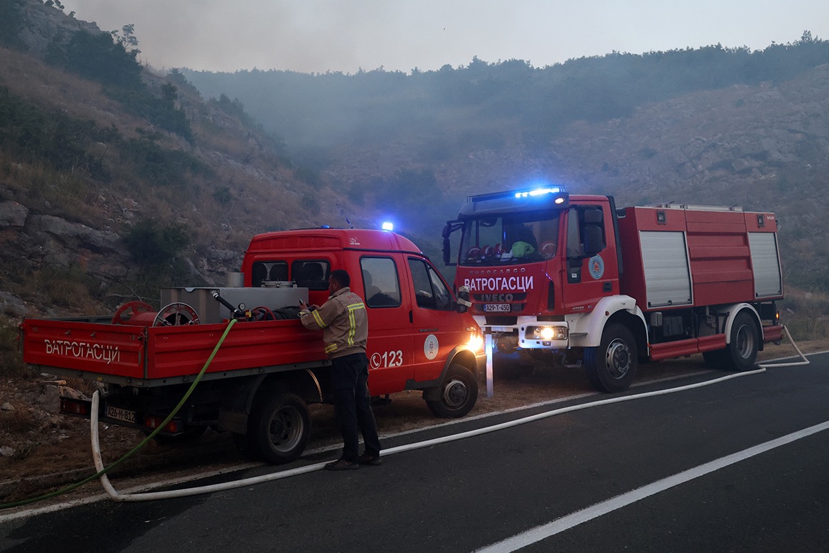 Vatrogasci u Trebinju na izmaku snaga: Apel građanima