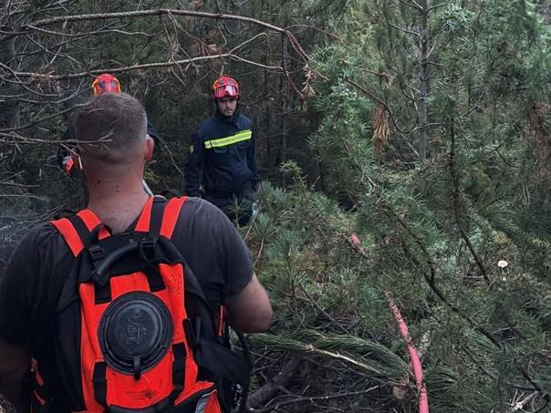 Vatrogasci uz pomoć kanadera lokalizovali požar na Blidinju