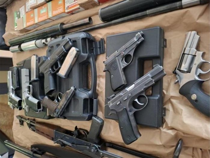 Velika akcija hrvatske policije: Zaplijenjena 41 puška i droga