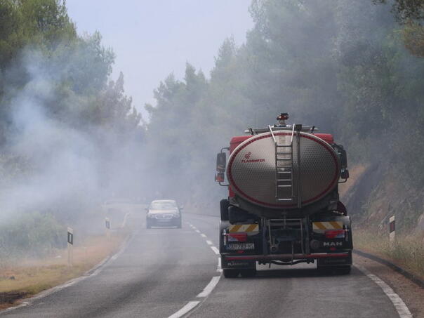 Velika borba s vatrom na Korčuli: Na terenu 220 vatrogasaca