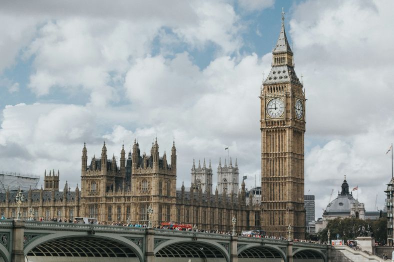 Velika Britanija javno optužila Kinu za špijunažu