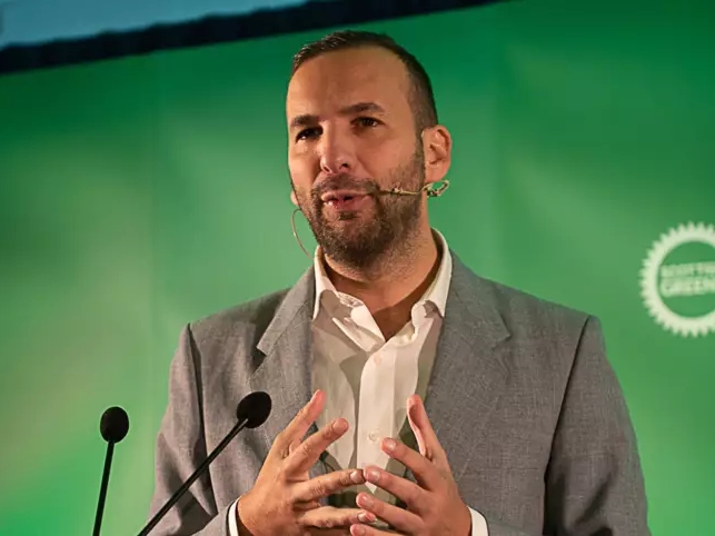 Velika Britanija: Lider stranke Zelenih kritikuje vrhovnog rabina