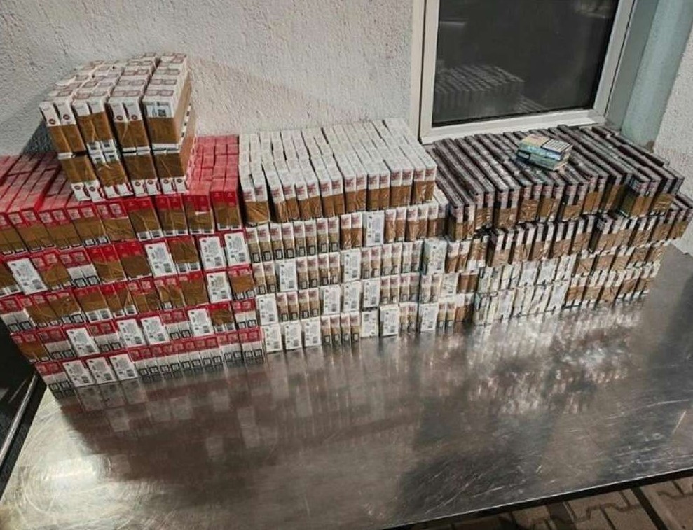 Velika zapljena na granici: Pokušao prenijeti skoro 30.000 cigareta s bh. markicama