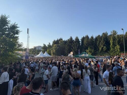 Velike gužve ispred Koševa: Masa ljudi čeka ulazak na stadion