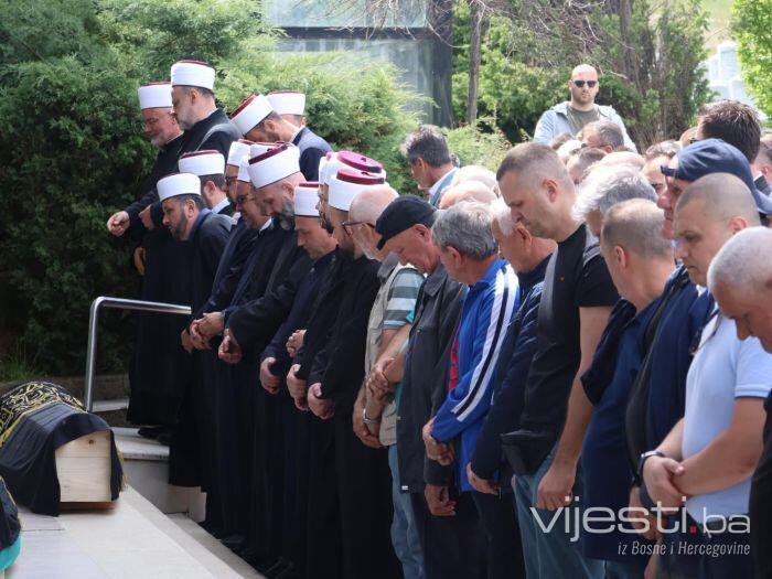 Veliki broj građana na dženazi Elmi Prusac u Sarajevu