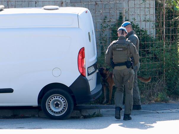 Veliki broj policajaca na Gorici, nezvanično zaplijenjeni droga i oružje